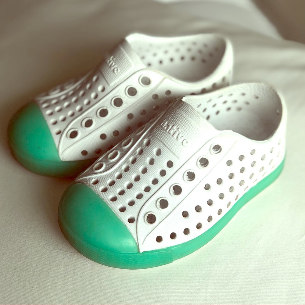 Native baby shoes size 4